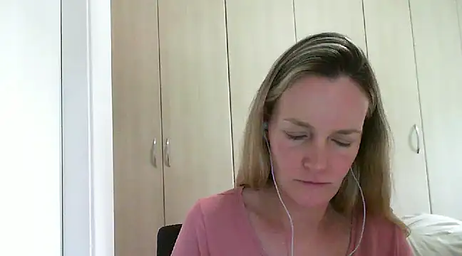 Snapshot of Annylove1 chatting on February 2025 04:20:01 PM Annylove1 online show from February 2025 04:20:01 PM