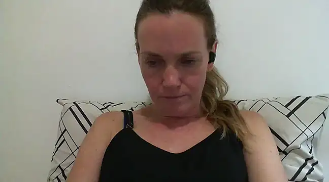 Snapshot of Annylove1 chatting on March 2025 12:20:02 AM Annylove1 online show from March 2025 12:20:02 AM