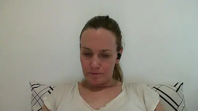 Snapshot of Annylove1 chatting on March 2025 09:45:01 PM Annylove1 online show from March 2025 09:45:01 PM