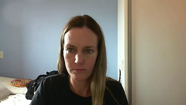 Snapshot of Annylove1 chatting on October 2025 03:45:01 PM Annylove1 online show from October 2025 03:45:01 PM