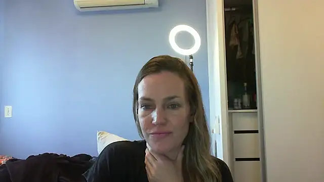 Snapshot of Annylove1 chatting on October 2025 10:19:02 AM Annylove1 online show from October 2025 10:19:02 AM