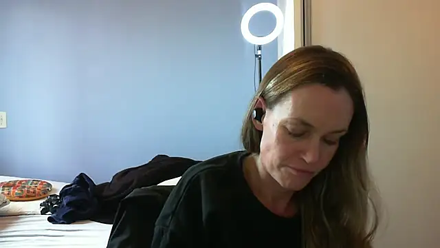 Snapshot of Annylove1 chatting on October 2025 04:30:02 PM Annylove1 online show from October 2025 04:30:02 PM