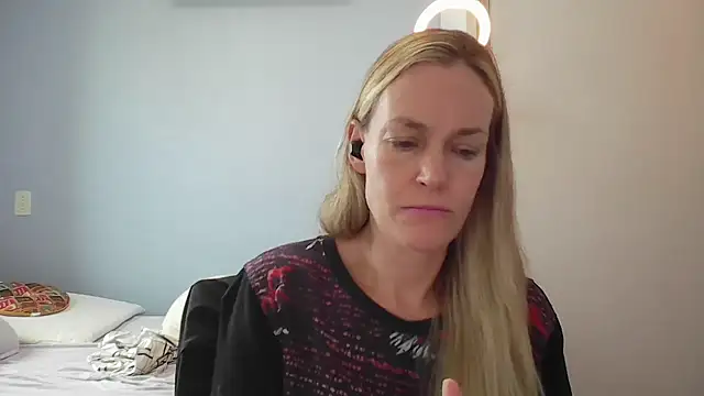 Annylove1 online show from January 2026 10:52:01 AM