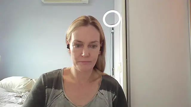 Annylove1 online show from February 2026 10:44:02 AM