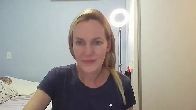 Annylove1 online show from March 2026 05:16:01 PM