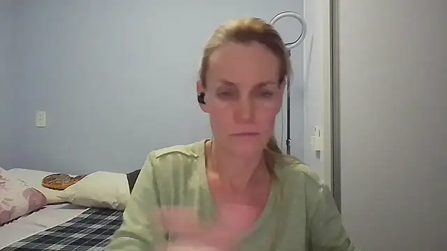 Annylove1 online show from April 2026 12:30:02 AM