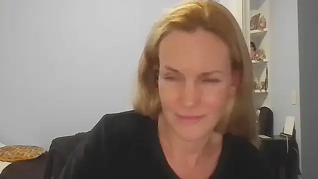 Annylove1 online show from May 2026 12:16:02 AM