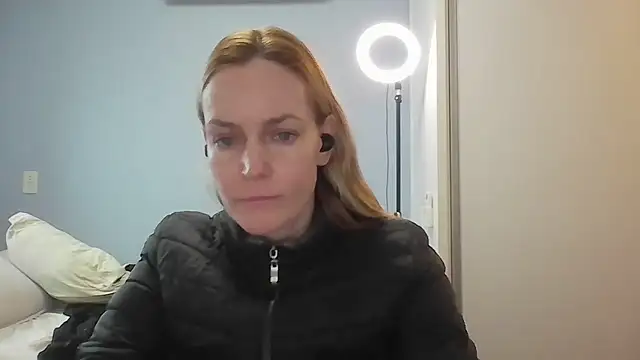 Annylove1 online show from May 2026 10:44:01 AM