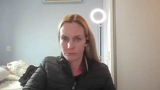 Annylove1 online show from May 2026 04:34:02 PM