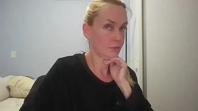 Annylove1 online show from May 2026 12:05:01 AM