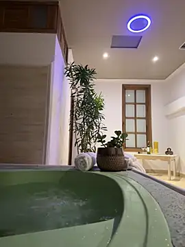 Hannahoff online show from January 2025 01:21:02 AM