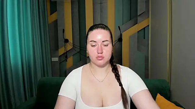 Roxie Bradley online show from June 2026 05:43:02 AM