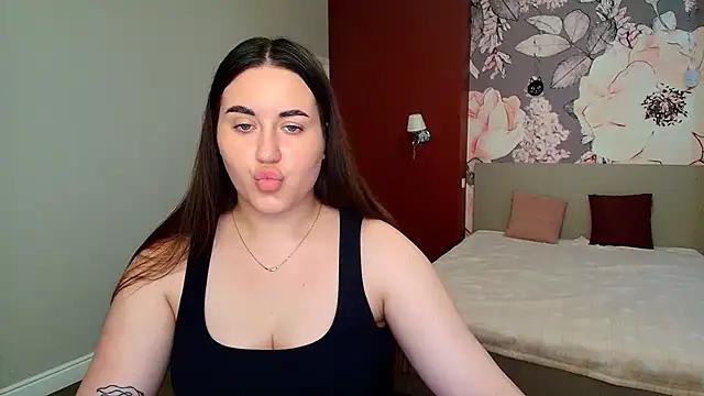 Roxie Bradley online show from June 2026 05:41:02 AM