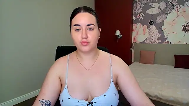 Roxie Bradley online show from June 2026 05:39:01 AM