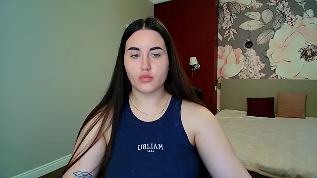 Roxie Bradley online show from June 2026 05:31:01 AM