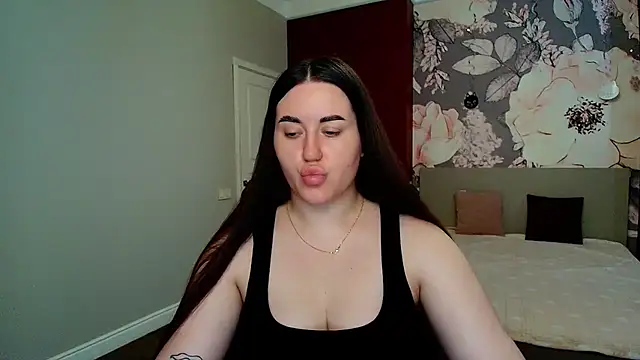 Roxie Bradley online show from June 2026 05:39:02 AM