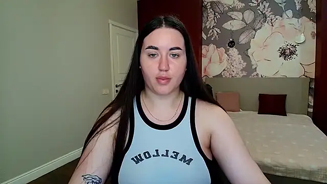 Roxie Bradley online show from June 2026 05:45:02 AM