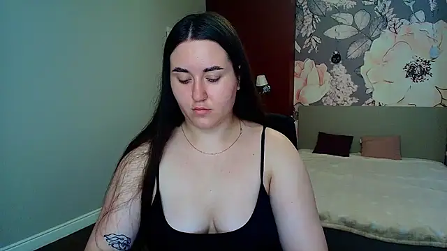 Roxie Bradley online show from June 2026 05:30:02 AM