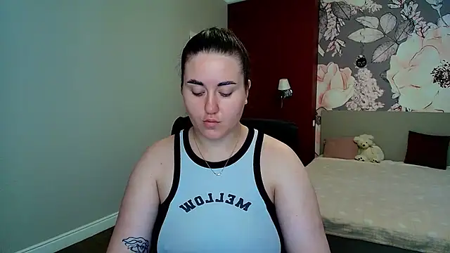 Roxie Bradley online show from July 2026 06:47:02 AM