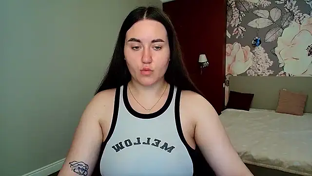 Roxie Bradley online show from July 2026 05:45:02 AM