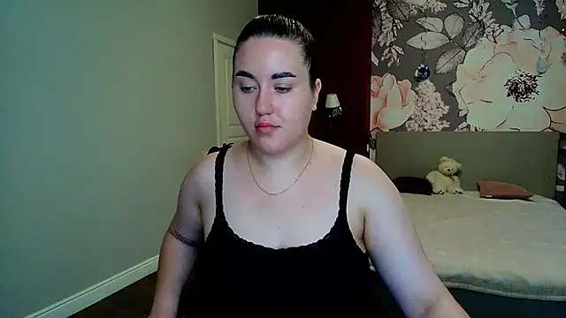 Roxie Bradley online show from July 2026 05:45:02 AM