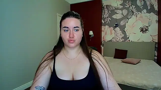Roxie Bradley online show from July 2026 05:47:01 AM