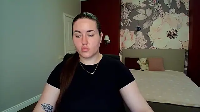 Roxie Bradley online show from July 2026 05:43:02 AM