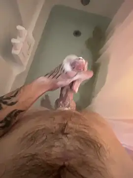 Snapshot of ThatTattooedGuy chatting on November 2025 06:35:02 AM ThatTattooedGuy online show from November 2025 06:35:02 AM