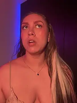 Im sophiie online show from February 2025 08:59:01 AM