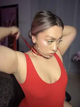 Im sophiie online show from October 2025 06:32:01 AM