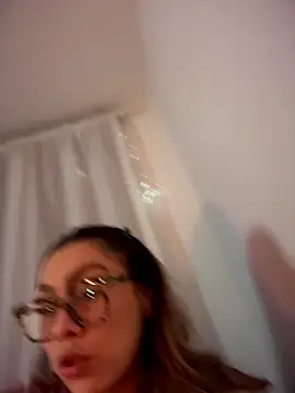 Im sophiie online show from April 2026 07:13:02 AM