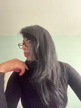 Miaparkerss  online show from April 2026 05:07:01 PM