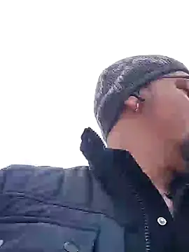 Snapshot of BuckWessle chatting on February 2025 08:22:02 AM BuckWessle online show from February 2025 08:22:02 AM