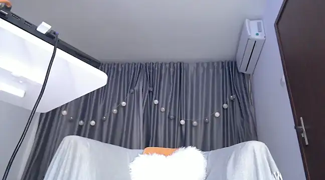 Snapshot of Babe_Licious chatting on January 2025 08:50:01 PM Babe Licious online show from January 2025 08:50:01 PM