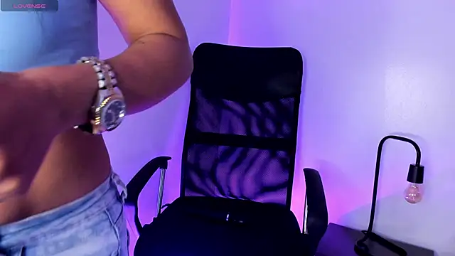 Tracy lambo online show from December 2024 04:06:01 AM