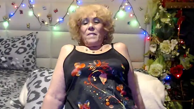 HappyWomanOn online show from April 2026 06:44:02 PM