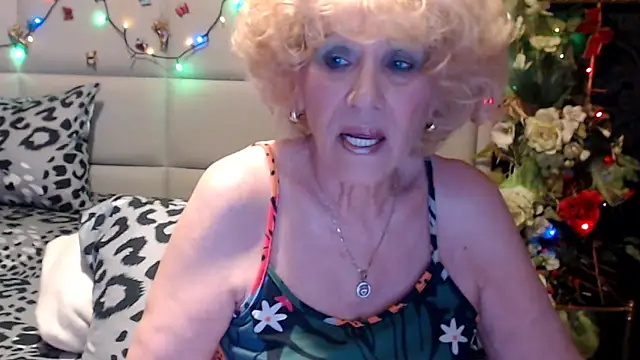 HappyWomanOn online show from April 2026 09:01:02 AM