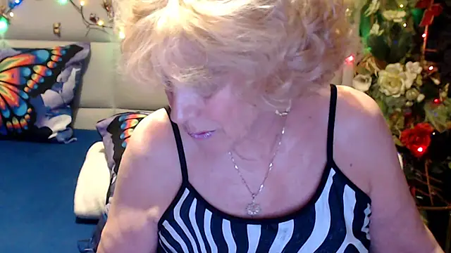 HappyWomanOn online show from May 2026 09:20:01 PM