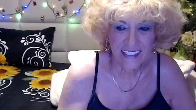 HappyWomanOn online show from May 2026 09:25:02 AM