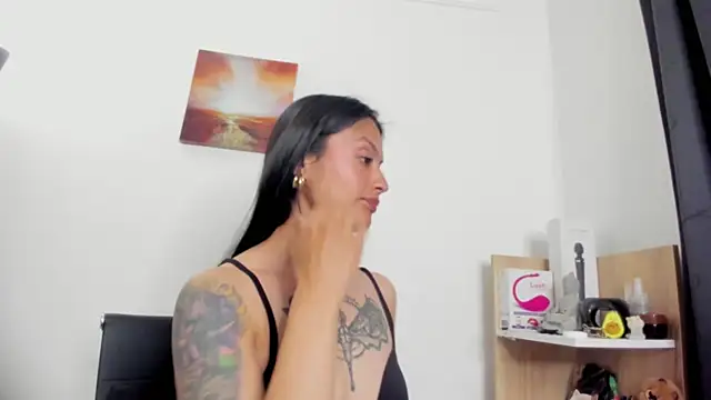 nia  white online show from May 2026 01:22:02 AM