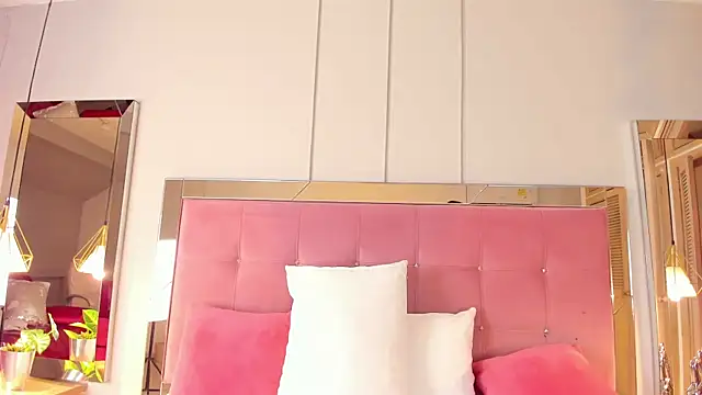 Ahincale online show from November 2025 08:12:01 PM