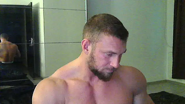 muscularkevin online show from November 2025 02:17:01 PM