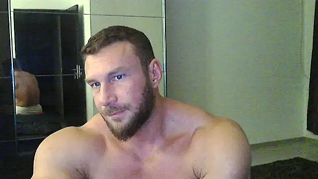 muscularkevin online show from November 2025 07:12:01 PM