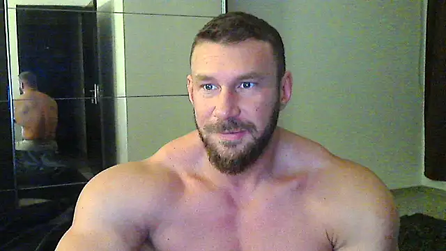 muscularkevin online show from December 2025 04:18:02 AM