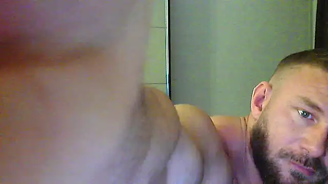 muscularkevin online show from December 2025 05:01:01 AM