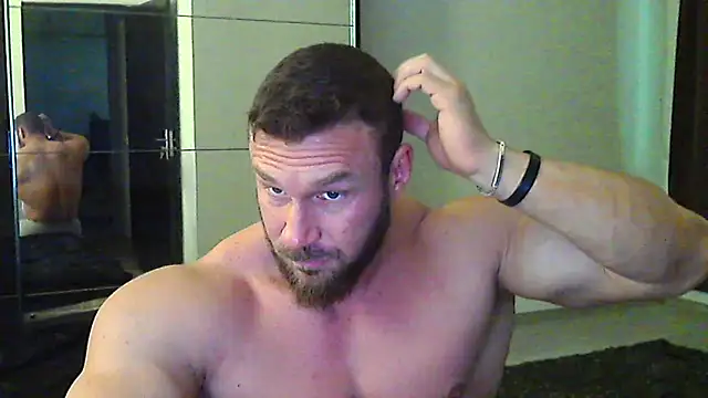 muscularkevin online show from February 2026 12:08:02 PM