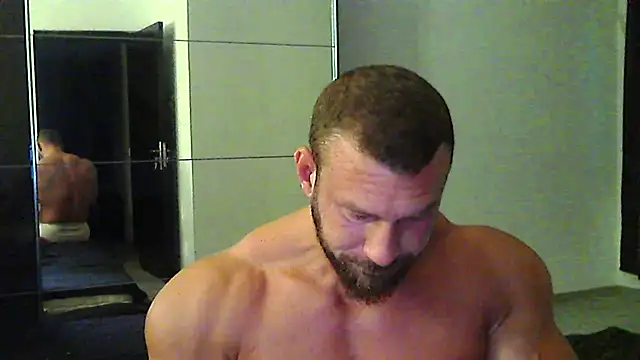 muscularkevin online show from July 2026 03:01:01 AM
