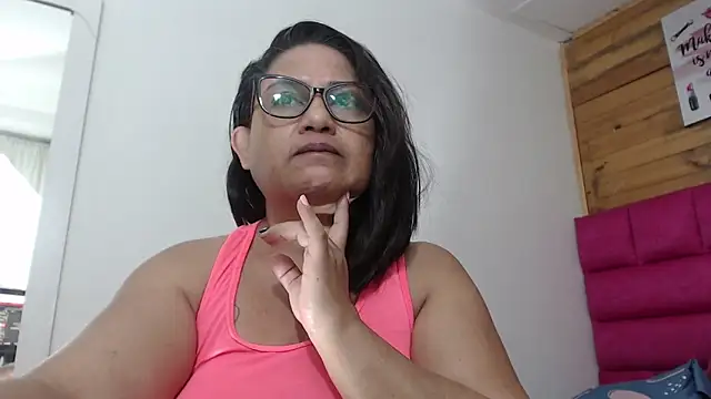 Katha Marck online show from May 2026 10:43:02 AM