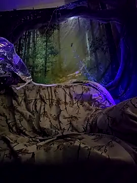 Hotredheadandtoungelasher online show from December 2024 03:10:01 PM