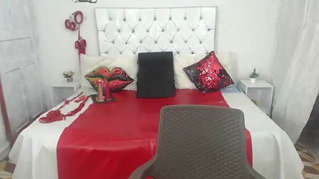 Snapshot of Sweetbigcatt chatting on February 2026 04:08:01 AM Sweetbigcatt online show from February 2026 04:08:01 AM